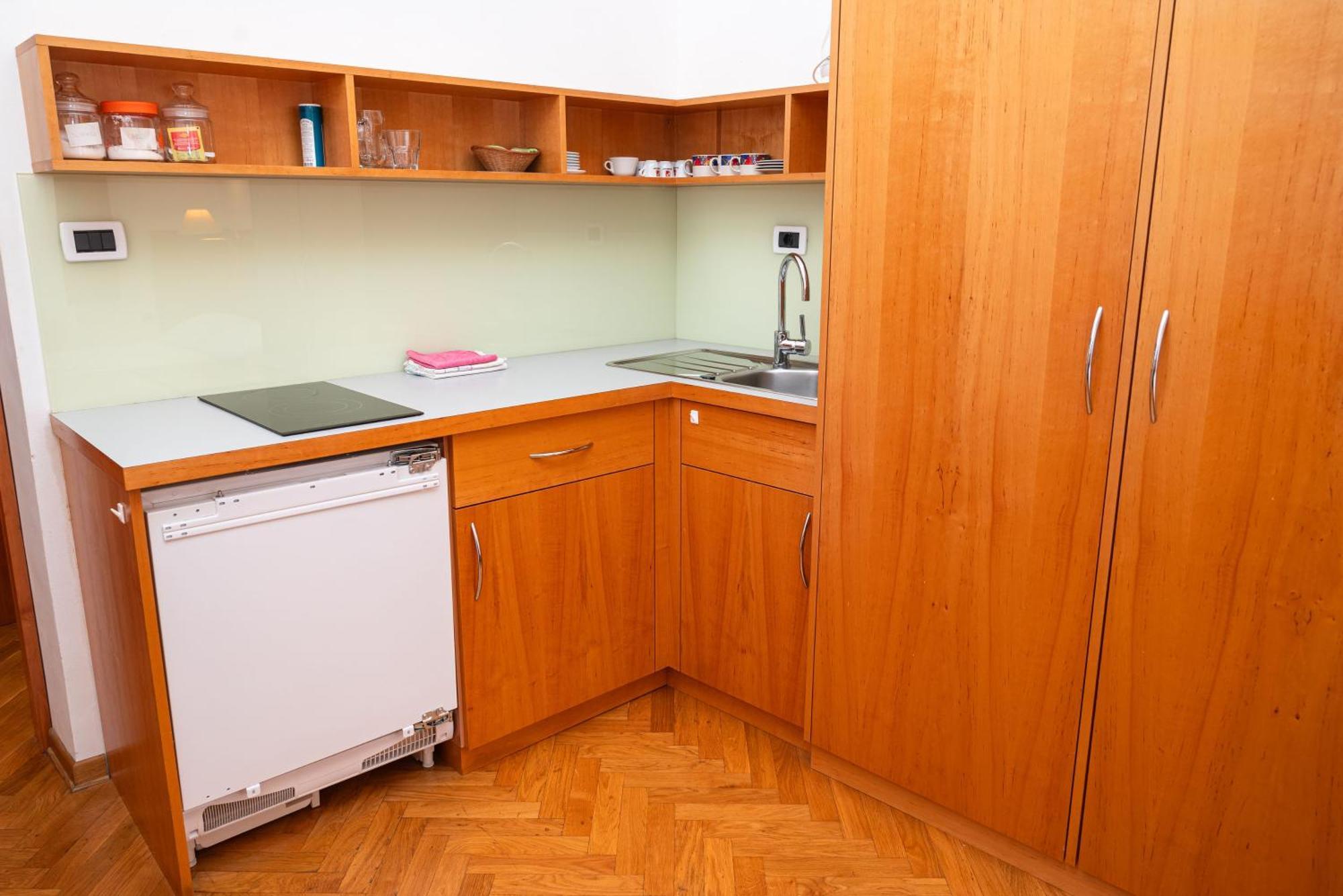 Hostel Sveta Ana Koper Bagian luar foto