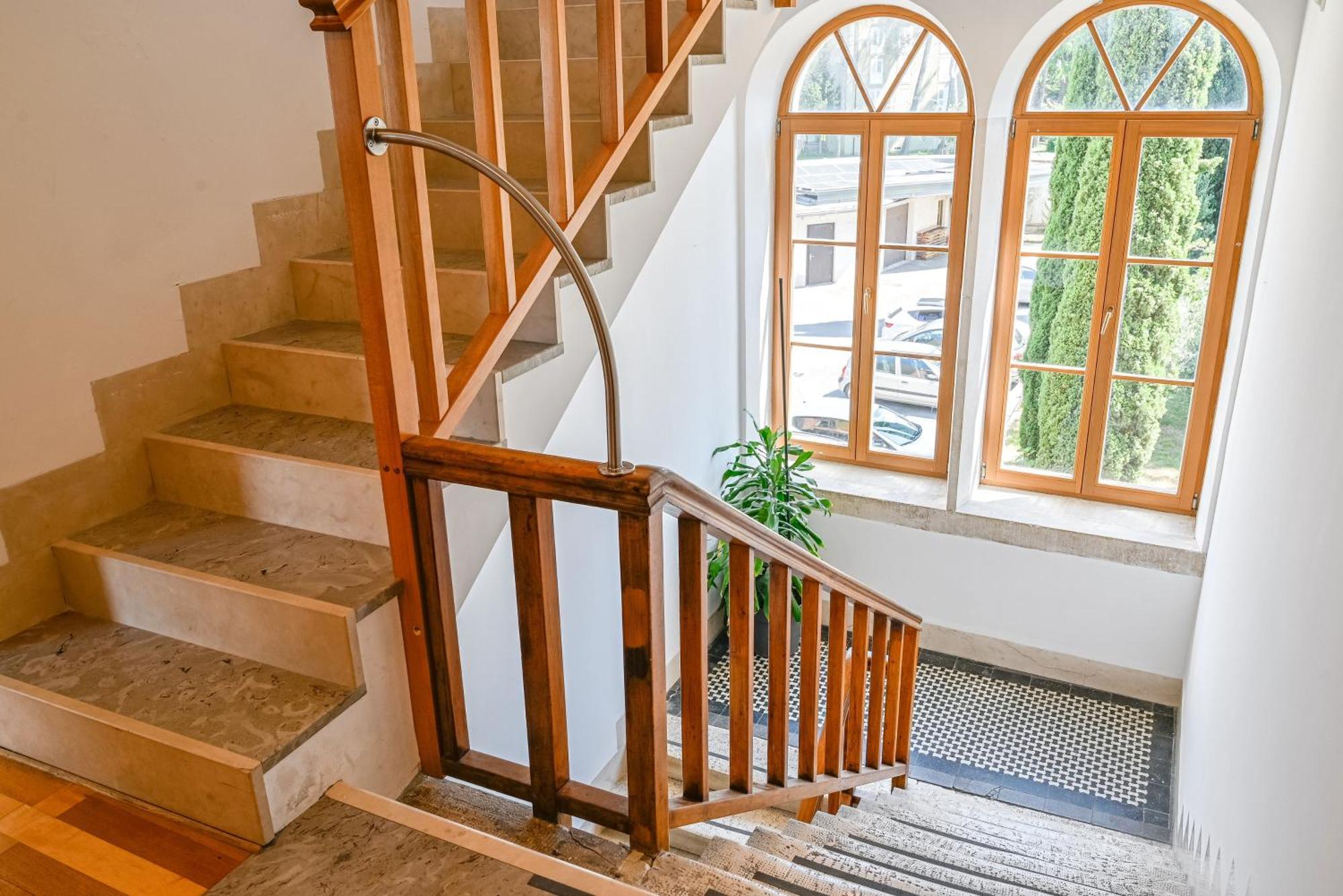 Hostel Sveta Ana Koper Bagian luar foto