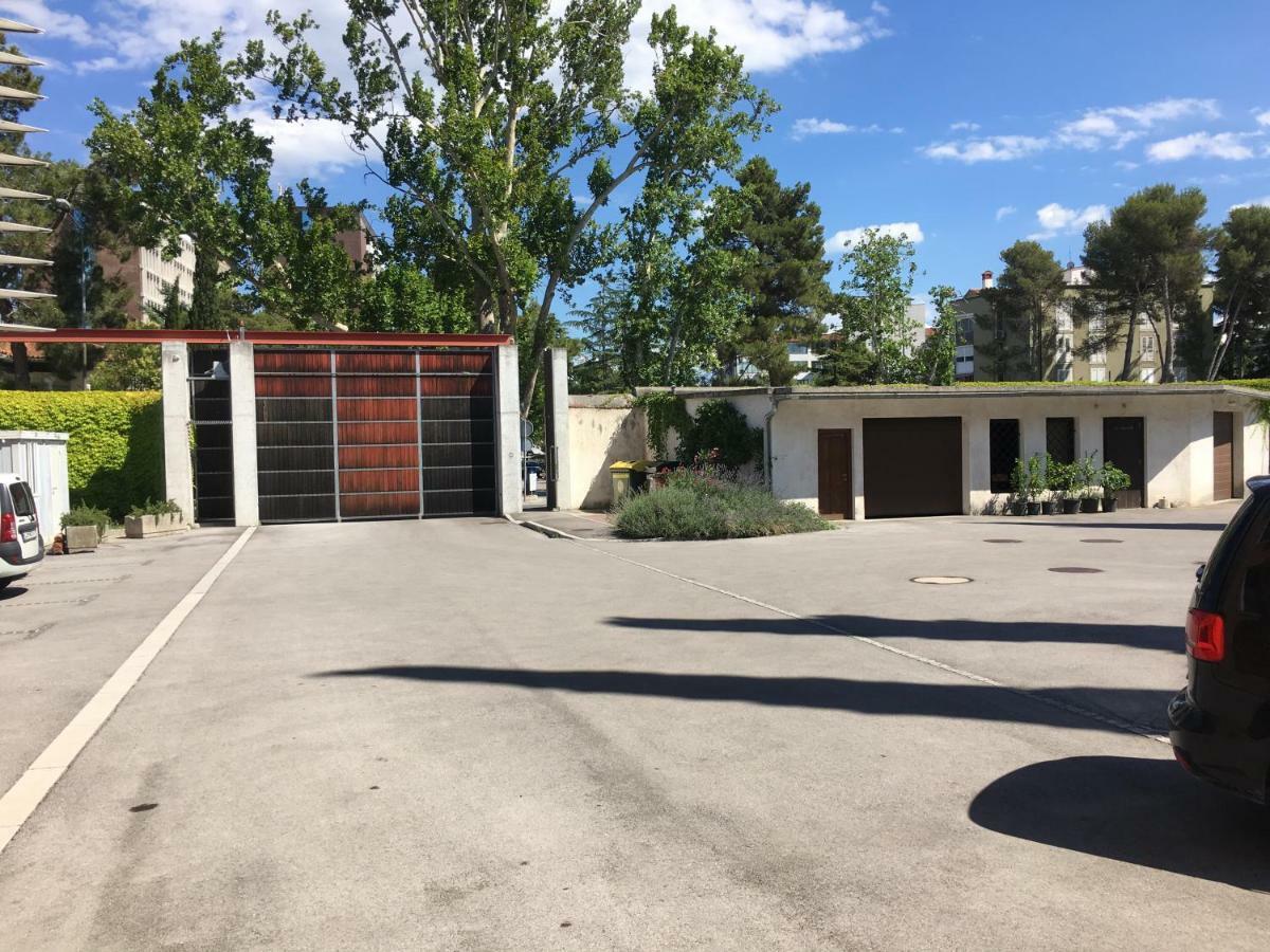 Hostel Sveta Ana Koper Bagian luar foto